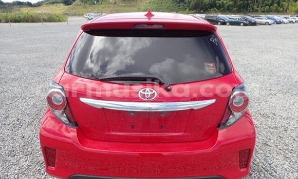 Acheter Occasion Voiture Toyota Vitz Rouge à Beitbridge, Matabeleland South Acheter Occasion Voiture Toyota Vitz Rouge à Beitbridge, Matabeleland South