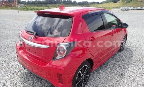 Acheter Occasion Voiture Toyota Vitz Rouge à Beitbridge, Matabeleland South Acheter Occasion Voiture Toyota Vitz Rouge à Beitbridge, Matabeleland South