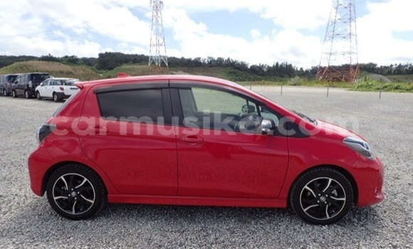 Acheter Occasion Voiture Toyota Vitz Rouge à Beitbridge, Matabeleland South Acheter Occasion Voiture Toyota Vitz Rouge à Beitbridge, Matabeleland South