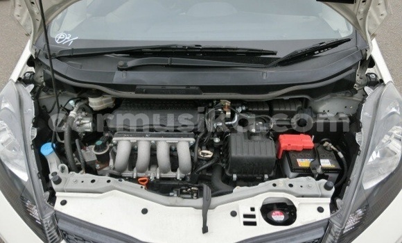 Buy Used Honda Fit White Car in Beitbridge in Matabeleland South Buy Used Honda Fit White Car in Beitbridge in Matabeleland South