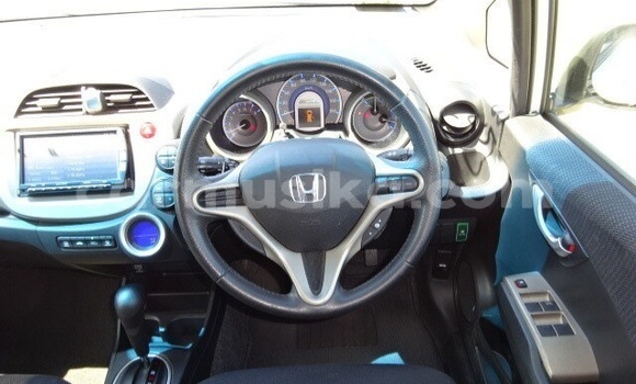 Buy Used Honda Fit White Car in Beitbridge in Matabeleland South Buy Used Honda Fit White Car in Beitbridge in Matabeleland South