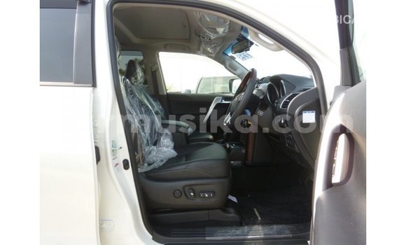 Tenga Imported Toyota Prado Chena Mota in Import - Dubai in Harare Tenga Imported Toyota Prado Chena Mota in Import - Dubai in Harare