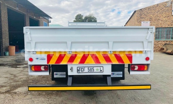 Buy Used Nissan UD White Truck in Beitbridge in Matabeleland South Buy Used Nissan UD White Truck in Beitbridge in Matabeleland South