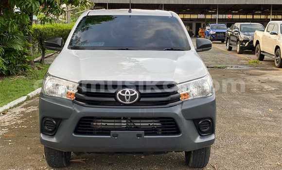 Tenga Tsaru Toyota Hiluxe Revo Chena Mota in Beitbridge in Matabeleland South Tenga Tsaru Toyota Hiluxe Revo Chena Mota in Beitbridge in Matabeleland South