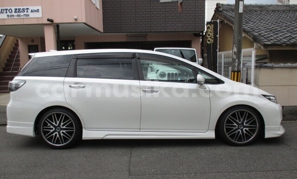 Buy Used Toyota Wish Silver Car in Beitbridge in Matabeleland South Buy Used Toyota Wish Silver Car in Beitbridge in Matabeleland South