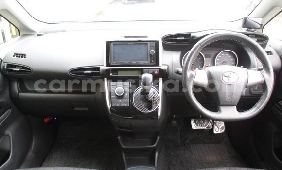 Buy Used Toyota Wish Silver Car in Beitbridge in Matabeleland South Buy Used Toyota Wish Silver Car in Beitbridge in Matabeleland South