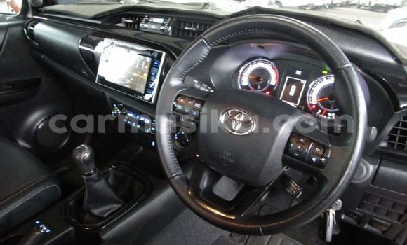 Buy Used Toyota Hilux Brown Car in Beitbridge in Matabeleland South Buy Used Toyota Hilux Brown Car in Beitbridge in Matabeleland South