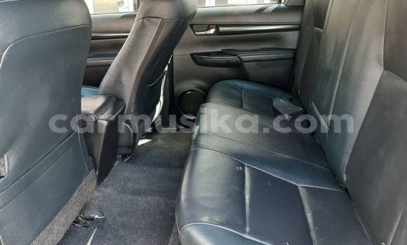 Nunua Ilio tumika Toyota Hilux Fedha Gari ndani ya Beitbridge nchini Matabeleland Kusini Nunua Ilio tumika Toyota Hilux Fedha Gari ndani ya Beitbridge nchini Matabeleland Kusini