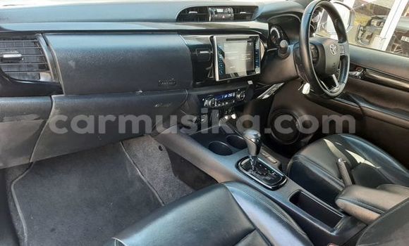 Nunua Ilio tumika Toyota Hilux Fedha Gari ndani ya Beitbridge nchini Matabeleland Kusini Nunua Ilio tumika Toyota Hilux Fedha Gari ndani ya Beitbridge nchini Matabeleland Kusini