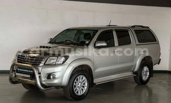 Buy Used Toyota Hilux Silver Car in Beitbridge in Matabeleland South Buy Used Toyota Hilux Silver Car in Beitbridge in Matabeleland South