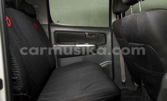 Buy Used Toyota Hilux Silver Car in Beitbridge in Matabeleland South Buy Used Toyota Hilux Silver Car in Beitbridge in Matabeleland South