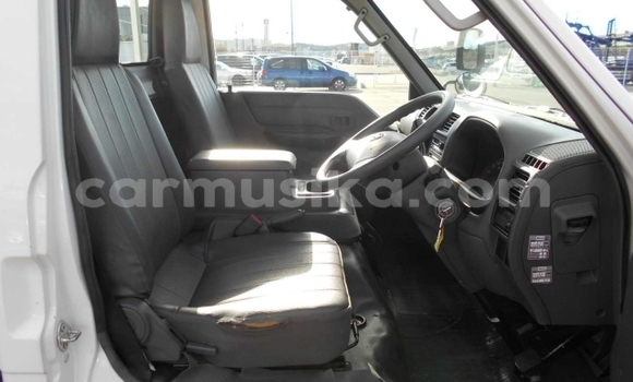 Buy Used Nissan Vanette White Car in Beitbridge in Matabeleland South Buy Used Nissan Vanette White Car in Beitbridge in Matabeleland South