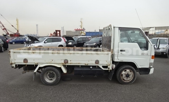 Buy Used Toyota Dyna White Truck in Beitbridge in Matabeleland South Buy Used Toyota Dyna White Truck in Beitbridge in Matabeleland South