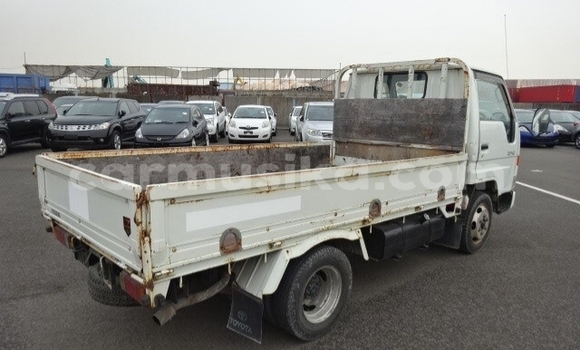 Buy Used Toyota Dyna White Truck in Beitbridge in Matabeleland South Buy Used Toyota Dyna White Truck in Beitbridge in Matabeleland South