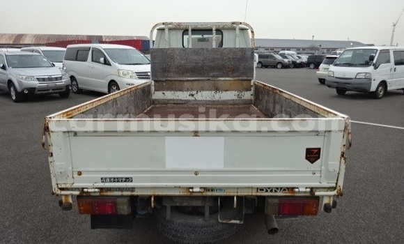 Buy Used Toyota Dyna White Truck in Beitbridge in Matabeleland South Buy Used Toyota Dyna White Truck in Beitbridge in Matabeleland South