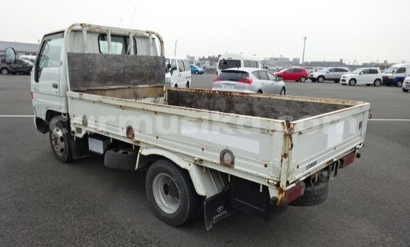 Buy Used Toyota Dyna White Truck in Beitbridge in Matabeleland South Buy Used Toyota Dyna White Truck in Beitbridge in Matabeleland South