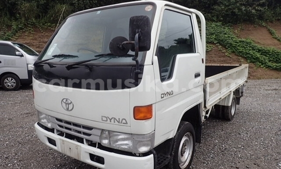 Acheter Occasion Utilitaire Toyota Dyna Blanc à Beitbridge, Matabeleland South Acheter Occasion Utilitaire Toyota Dyna Blanc à Beitbridge, Matabeleland South