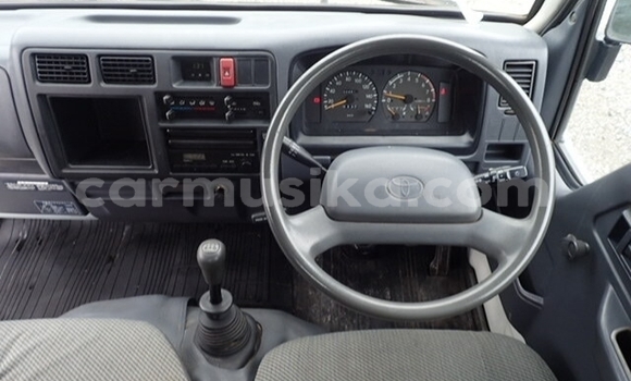 Buy Used Toyota Dyna White Truck in Beitbridge in Matabeleland South Buy Used Toyota Dyna White Truck in Beitbridge in Matabeleland South