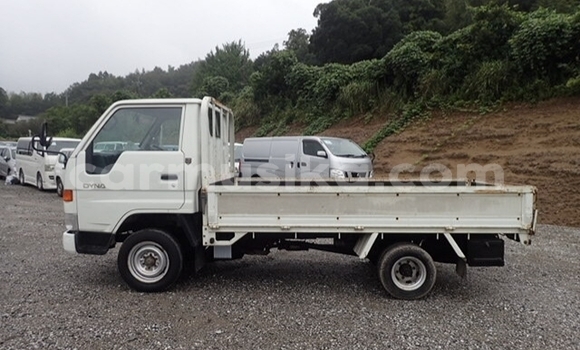 Buy Used Toyota Dyna White Truck in Beitbridge in Matabeleland South Buy Used Toyota Dyna White Truck in Beitbridge in Matabeleland South