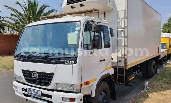 Buy Used Nissan UD White Truck in Beitbridge in Matabeleland South