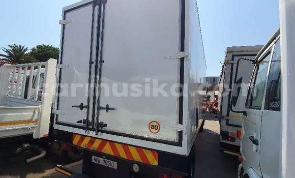 Buy Used Nissan UD White Truck in Beitbridge in Matabeleland South Buy Used Nissan UD White Truck in Beitbridge in Matabeleland South