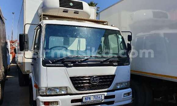 Buy Used Nissan UD White Truck in Beitbridge in Matabeleland South Buy Used Nissan UD White Truck in Beitbridge in Matabeleland South
