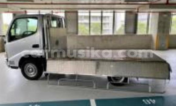 Buy Used Toyota Dyna Silver Truck in Beitbridge in Matabeleland South Buy Used Toyota Dyna Silver Truck in Beitbridge in Matabeleland South
