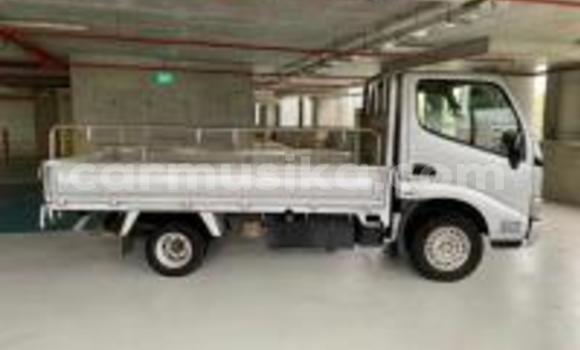 Buy Used Toyota Dyna Silver Truck in Beitbridge in Matabeleland South Buy Used Toyota Dyna Silver Truck in Beitbridge in Matabeleland South