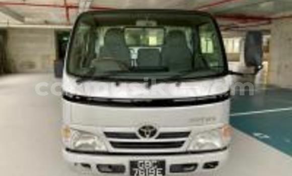 Buy Used Toyota Dyna Silver Truck in Beitbridge in Matabeleland South Buy Used Toyota Dyna Silver Truck in Beitbridge in Matabeleland South