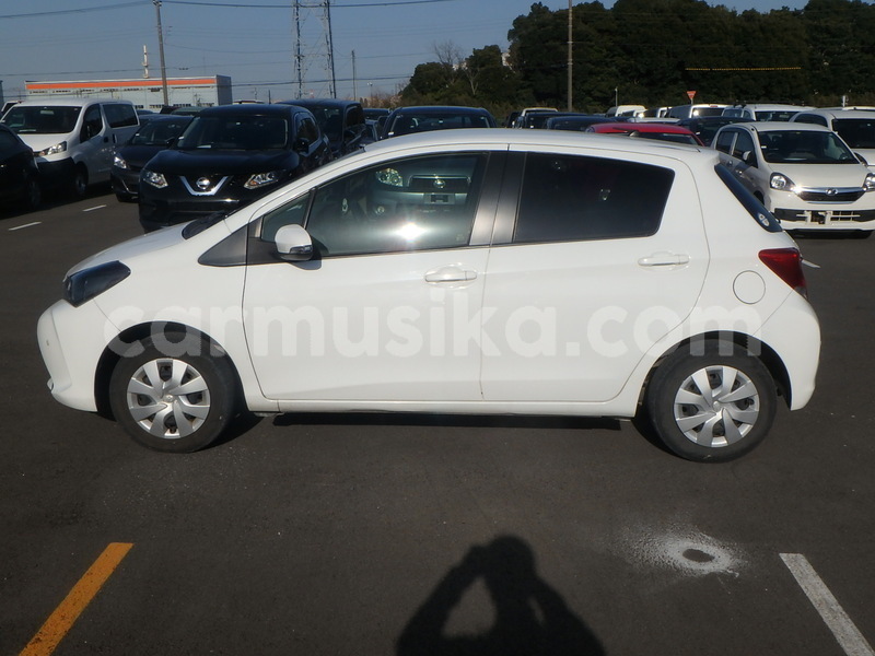 Big with watermark toyota vitz matabeleland south beitbridge 23506