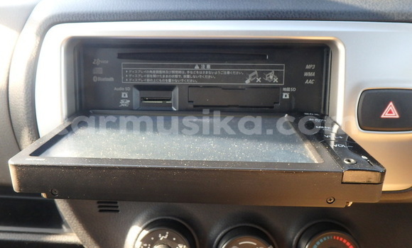 Acheter Occasion Voiture Toyota Vitz Blanc à Beitbridge, Matabeleland South Acheter Occasion Voiture Toyota Vitz Blanc à Beitbridge, Matabeleland South