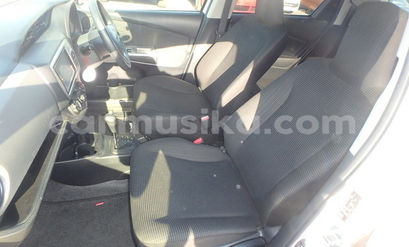 Acheter Occasion Voiture Toyota Vitz Blanc à Beitbridge, Matabeleland South Acheter Occasion Voiture Toyota Vitz Blanc à Beitbridge, Matabeleland South