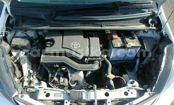 Acheter Occasion Voiture Toyota Vitz Blanc à Beitbridge, Matabeleland South Acheter Occasion Voiture Toyota Vitz Blanc à Beitbridge, Matabeleland South