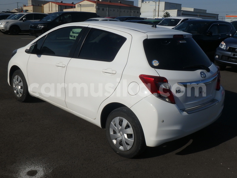 Big with watermark toyota vitz matabeleland south beitbridge 23506