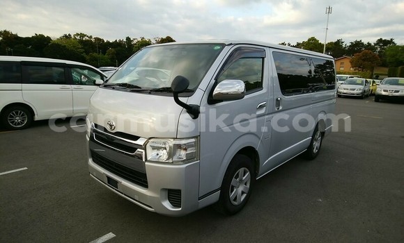 Tenga Tsaru Toyota Hiace Sirivha Mota in Beitbridge in Matabeleland South Tenga Tsaru Toyota Hiace Sirivha Mota in Beitbridge in Matabeleland South