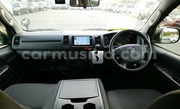 Tenga Tsaru Toyota Hiace Sirivha Mota in Beitbridge in Matabeleland South Tenga Tsaru Toyota Hiace Sirivha Mota in Beitbridge in Matabeleland South