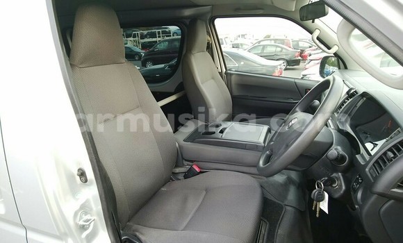 Tenga Tsaru Toyota Hiace Sirivha Mota in Beitbridge in Matabeleland South Tenga Tsaru Toyota Hiace Sirivha Mota in Beitbridge in Matabeleland South