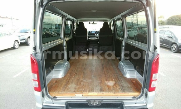 Tenga Tsaru Toyota Hiace Sirivha Mota in Beitbridge in Matabeleland South Tenga Tsaru Toyota Hiace Sirivha Mota in Beitbridge in Matabeleland South