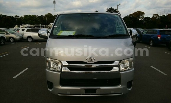 Tenga Tsaru Toyota Hiace Sirivha Mota in Beitbridge in Matabeleland South Tenga Tsaru Toyota Hiace Sirivha Mota in Beitbridge in Matabeleland South