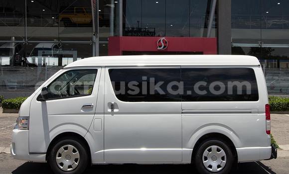 Tenga Tsaru Toyota Hiace Chena Mota in Beitbridge in Matabeleland South Tenga Tsaru Toyota Hiace Chena Mota in Beitbridge in Matabeleland South