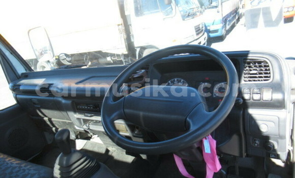 Buy Used Isuzu Elf White Truck in Beitbridge in Matabeleland South Buy Used Isuzu Elf White Truck in Beitbridge in Matabeleland South