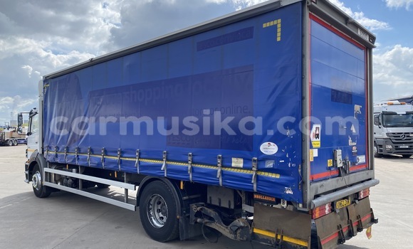 Nunua Ilio tumika Mercedes‒Benz Truck Nyingine Lori ndani ya Beitbridge nchini Matabeleland Kusini Nunua Ilio tumika Mercedes‒Benz Truck Nyingine Lori ndani ya Beitbridge nchini Matabeleland Kusini