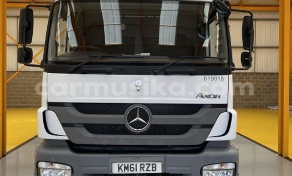 Buy Used Mercedes‒Benz 1824 Other Truck in Beitbridge in Matabeleland South Buy Used Mercedes‒Benz 1824 Other Truck in Beitbridge in Matabeleland South