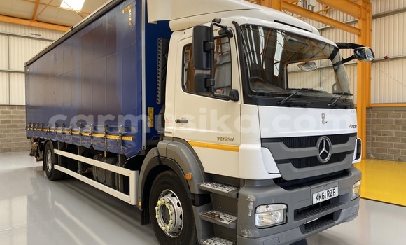 Buy Used Mercedes‒Benz 1824 Other Truck in Beitbridge in Matabeleland South Buy Used Mercedes‒Benz 1824 Other Truck in Beitbridge in Matabeleland South
