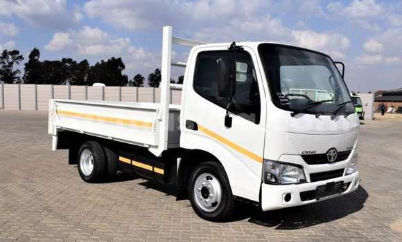 Nunua Ilio tumika Toyota Dyna Nyingine Lori ndani ya Beitbridge nchini Matabeleland Kusini