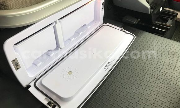 Buy Used Scania R420 White Truck in Beitbridge in Matabeleland South Buy Used Scania R420 White Truck in Beitbridge in Matabeleland South