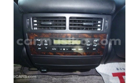 Nunua Imported Toyota Land Cruiser Nyeupe Gari ndani ya Import - Dubai nchini Harare Nunua Imported Toyota Land Cruiser Nyeupe Gari ndani ya Import - Dubai nchini Harare