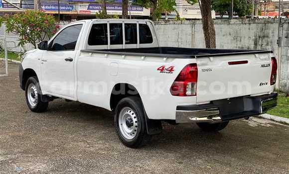 Nunua Ilio tumika Toyota Hiluxe Revo Nyeupe Gari ndani ya Beitbridge nchini Matabeleland Kusini Nunua Ilio tumika Toyota Hiluxe Revo Nyeupe Gari ndani ya Beitbridge nchini Matabeleland Kusini