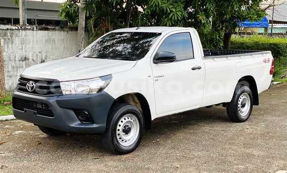 Nunua Ilio tumika Toyota Hiluxe Revo Nyeupe Gari ndani ya Beitbridge nchini Matabeleland Kusini Nunua Ilio tumika Toyota Hiluxe Revo Nyeupe Gari ndani ya Beitbridge nchini Matabeleland Kusini