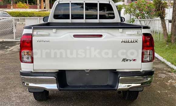 Nunua Ilio tumika Toyota Hiluxe Revo Nyeupe Gari ndani ya Beitbridge nchini Matabeleland Kusini Nunua Ilio tumika Toyota Hiluxe Revo Nyeupe Gari ndani ya Beitbridge nchini Matabeleland Kusini